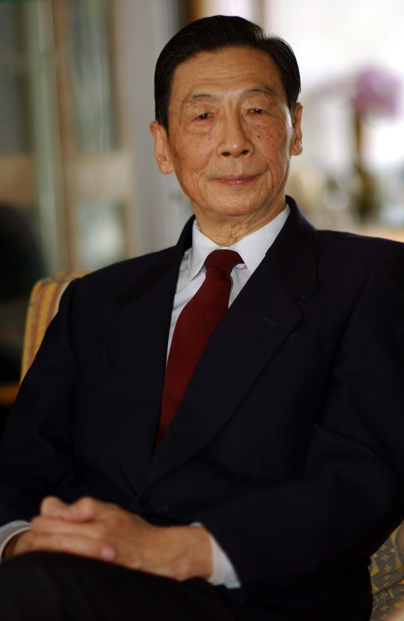 中國四大經(jīng)濟(jì)學(xué)家之一茅于軾教授于11月26號(hào)在廣州參加經(jīng)濟(jì)論壇